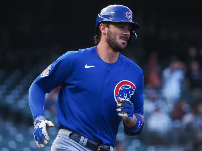 Chicago Cubs right fielder Kris Bryant (17) rounds the bases on a two-run home run against the San Francisco Giants during the first inning at Oracle Park.